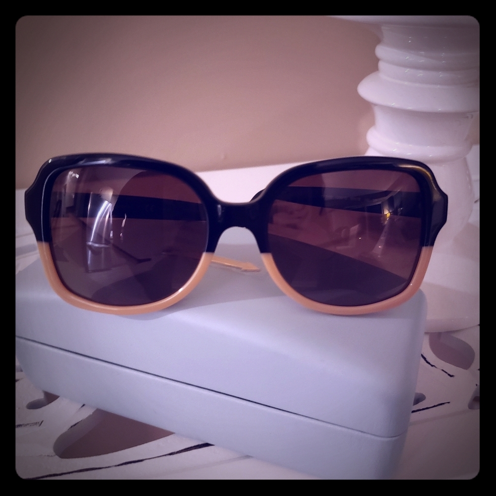 Tory Burch Cream & Black Sunglasses NWT